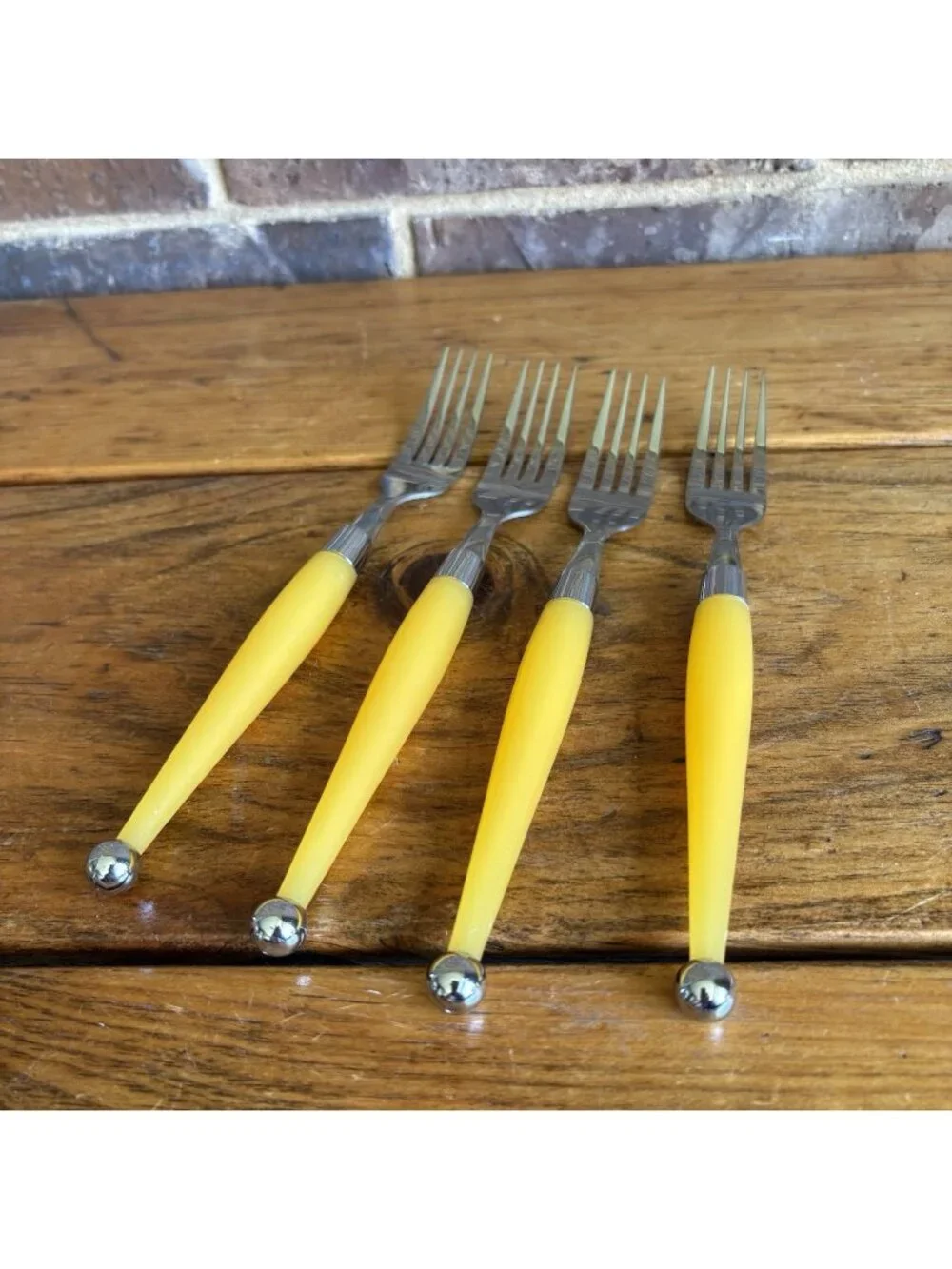 4 Cambridge Carnival MCM Yellow Plastic Handles Dinner Forks Stainless